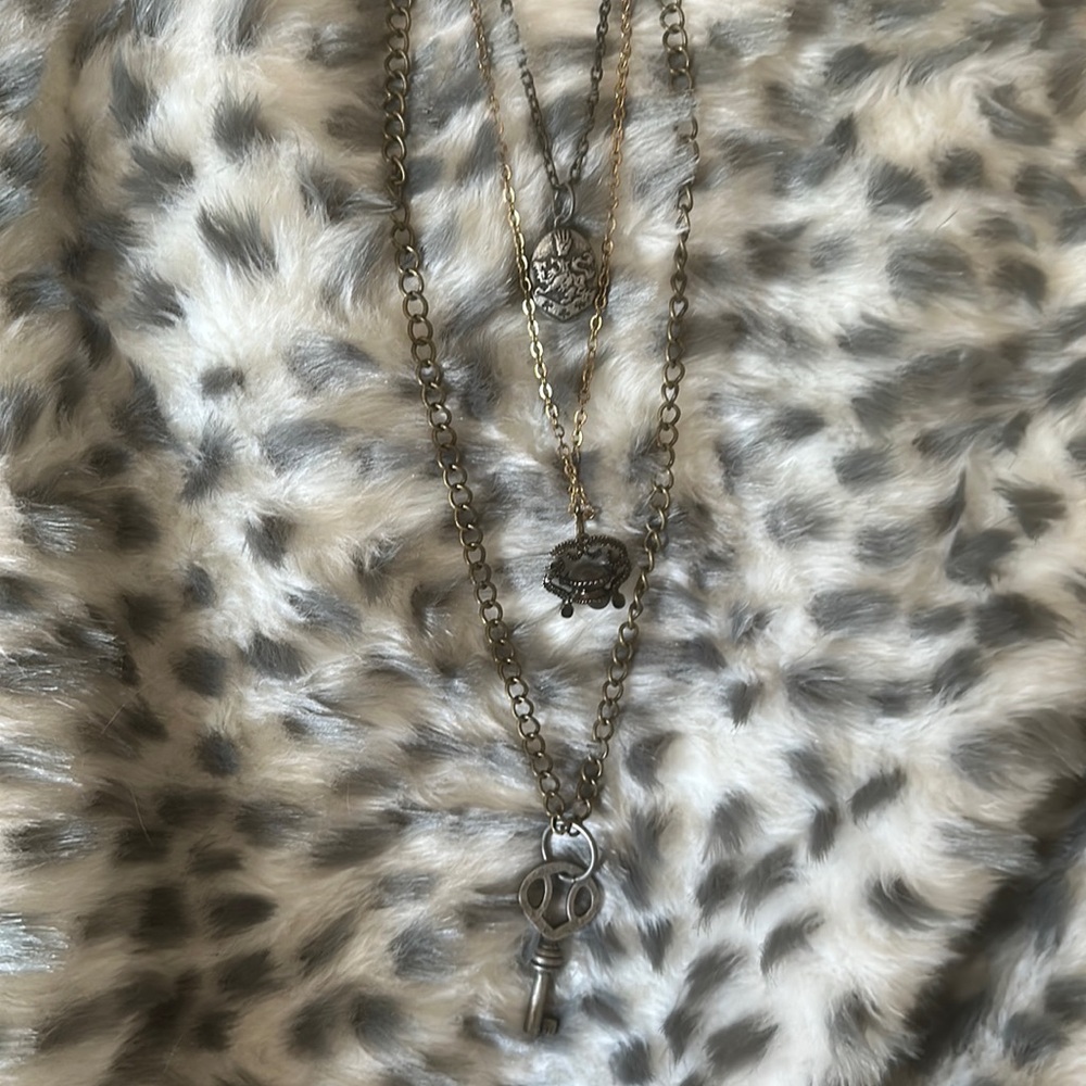 Twilight Alice Cullen Pendant Necklace VERY RARE prop jewelry